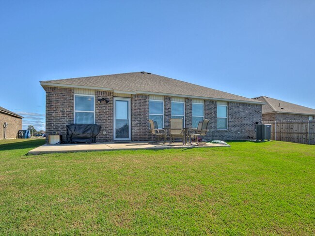 Building Photo - 313 Foxtrot Ter