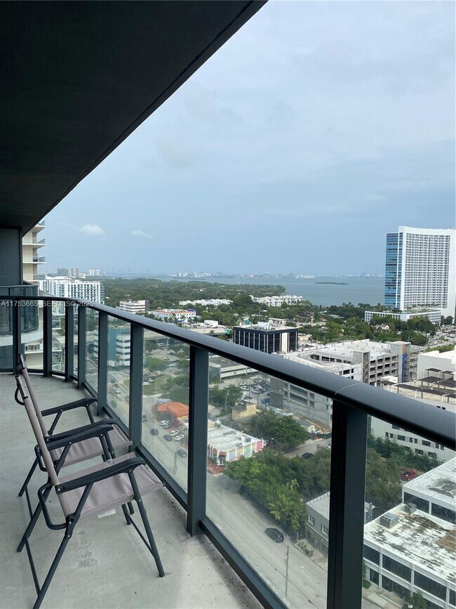 Building Photo - 121 NE 34th St