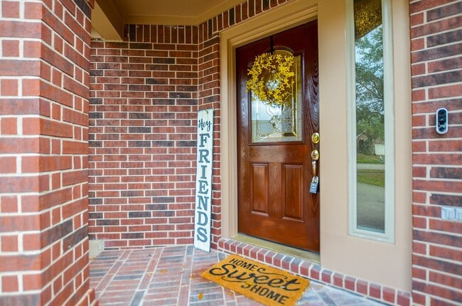Building Photo - 2811 Willow Fork Dr