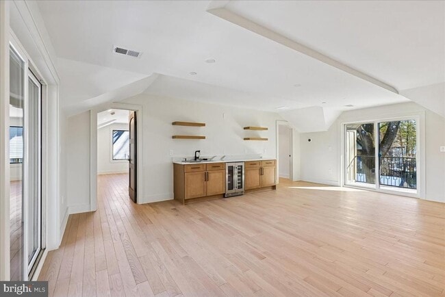 Building Photo - 4428 Albemarle St NW