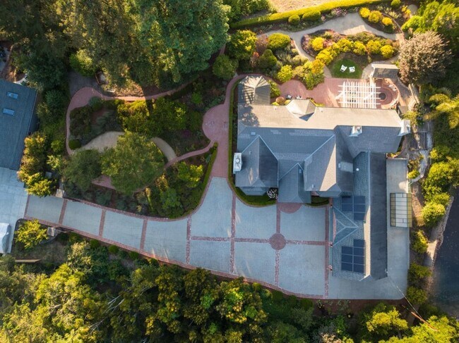 Building Photo - 5br/4ba Home - Luxury Country Living Minutes to Capitola & Soquel Village