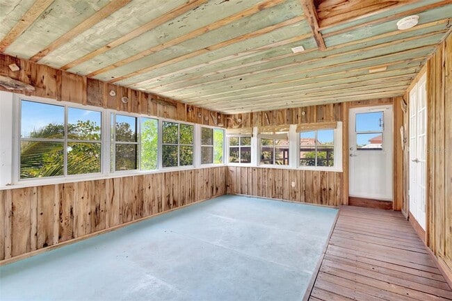 Building Photo - 217 Marina Dr