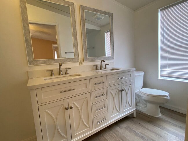 Building Photo - Newly renovated 3 Bedroom, 2 Bath home in ...