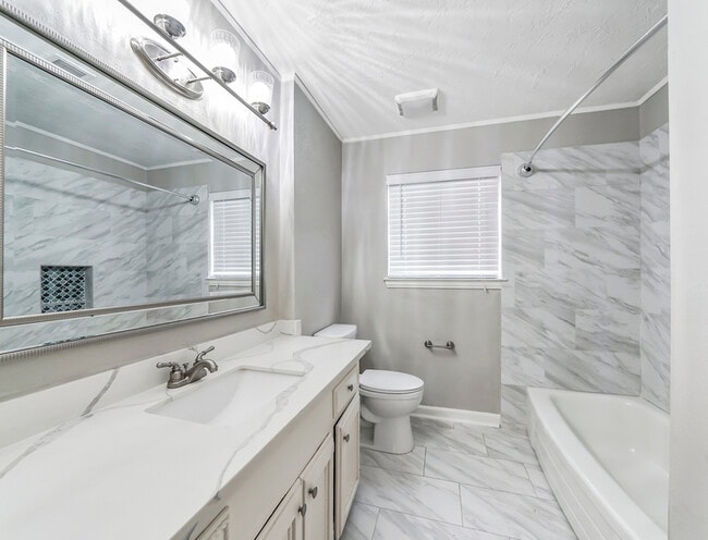 Building Photo - 5807 Burlinghall Dr