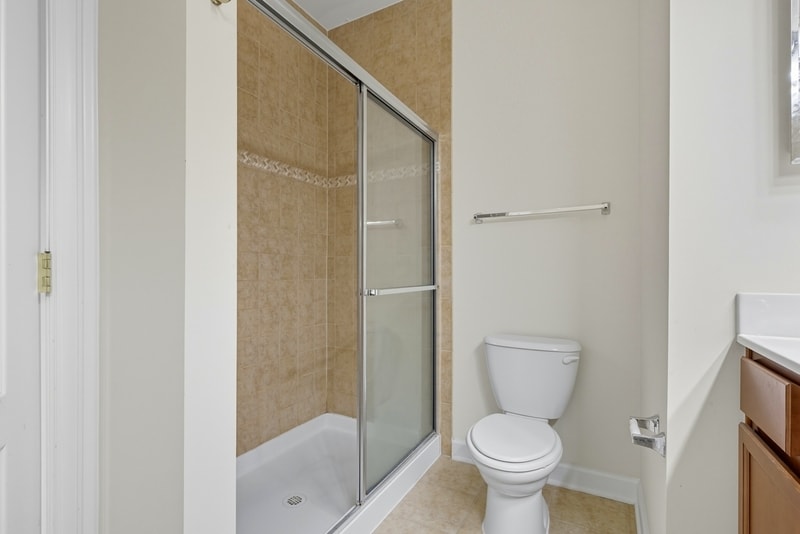 Building Photo - 613 Spectator Ave