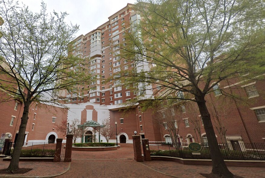 Building Photo - 2121 Jamieson Ave