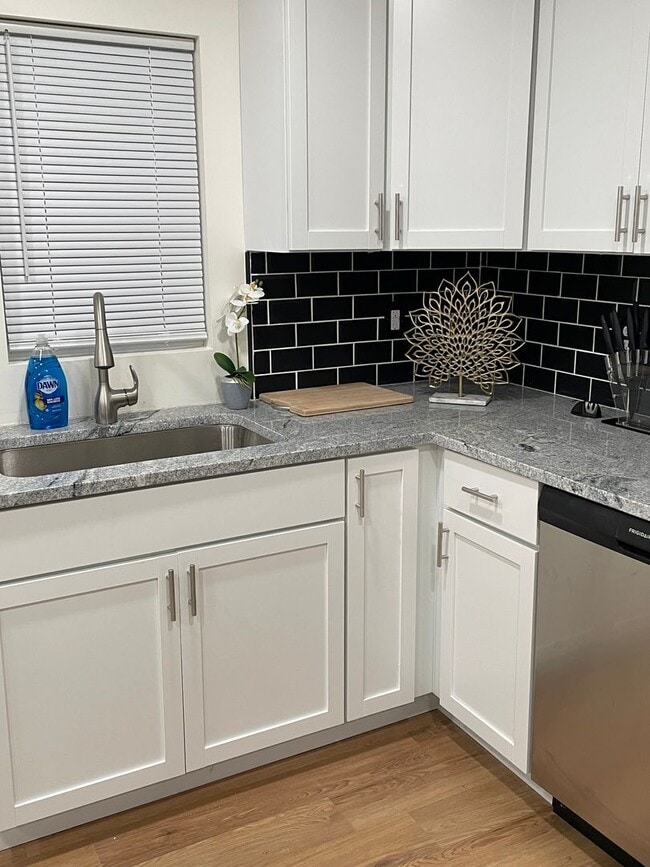 Building Photo - Section 8 Ready Home ! Accepting S8 Applicants Only!