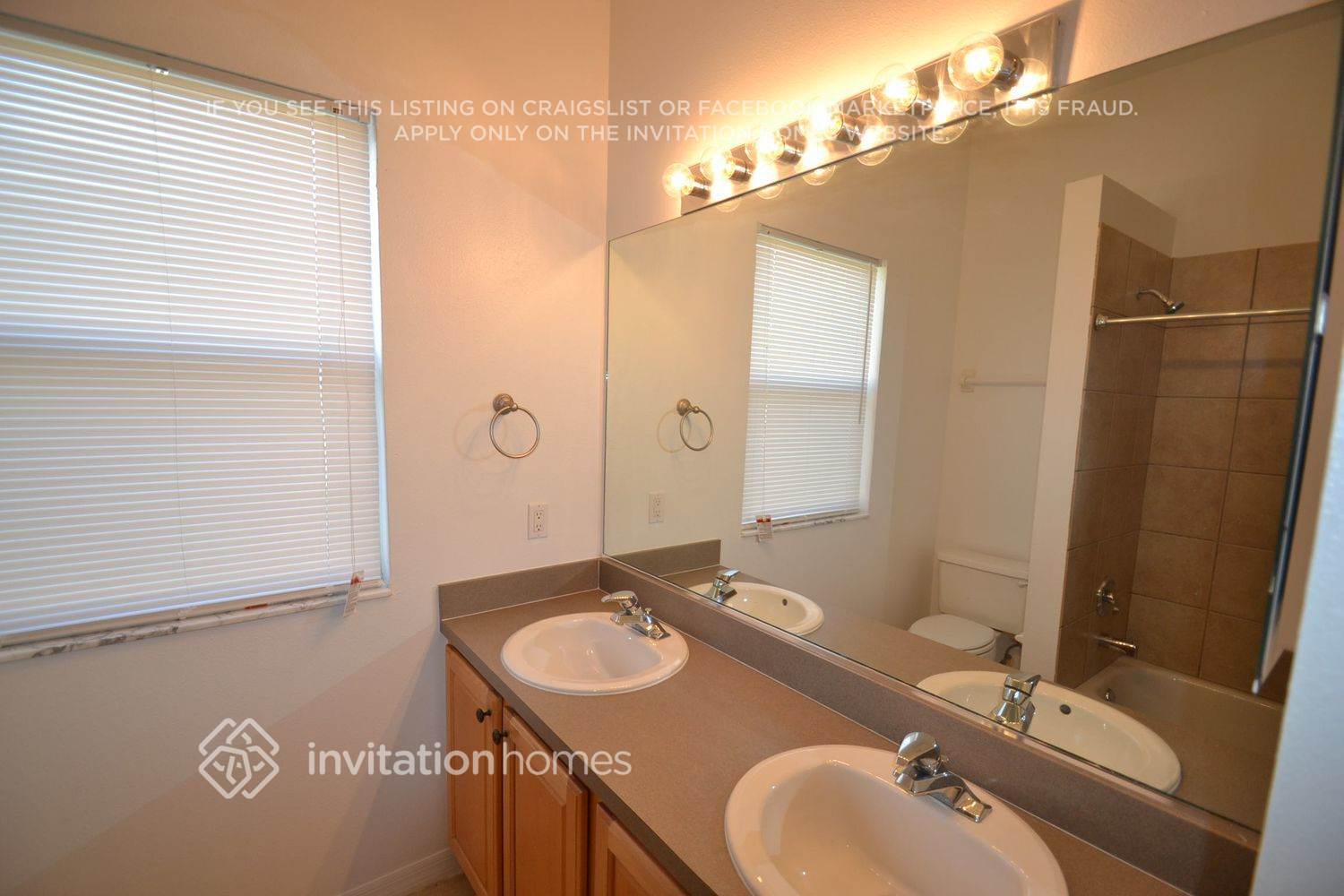 Building Photo - 11906 Summer Meadow Dr