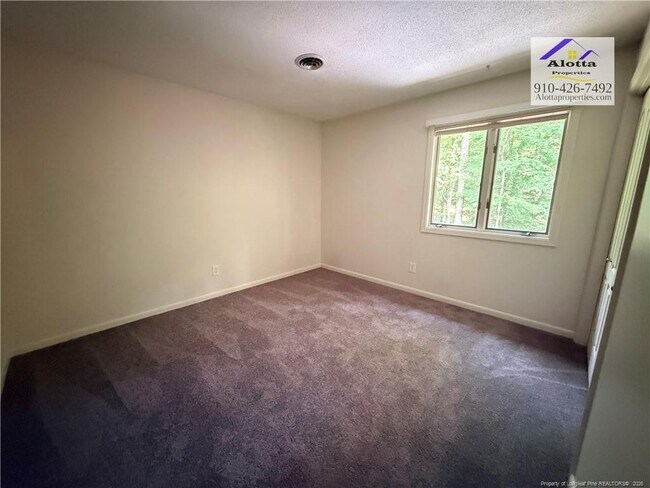 Building Photo - 5004 Cardinal Cir