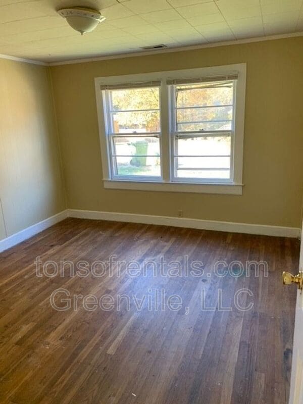 Building Photo - 205 Curry St