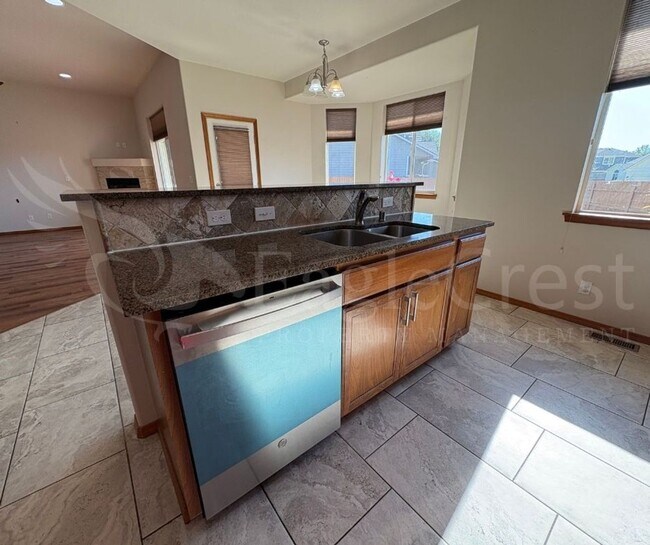 Building Photo - Three Bedroom, Two Bathroom House in Chape...