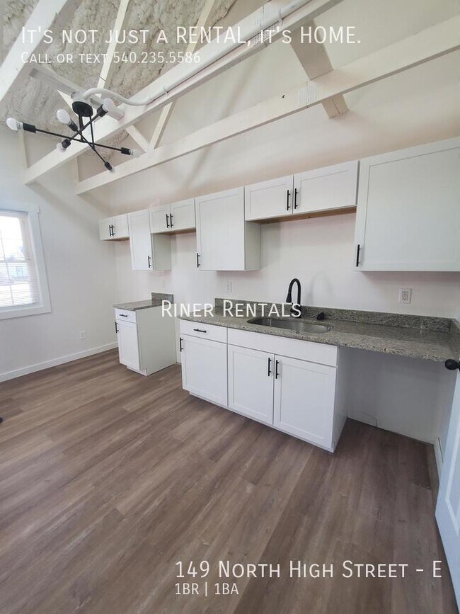 Building Photo - 149 N High St