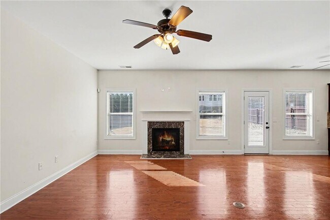 Building Photo - 2260 Harvest Ridge Cir NE