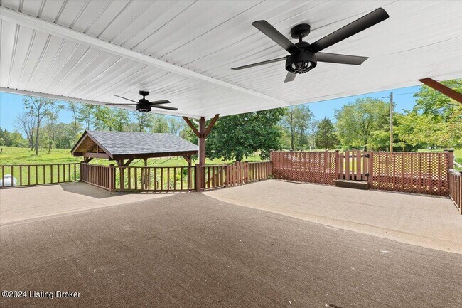 Building Photo - 250 Buck Knobs Rd