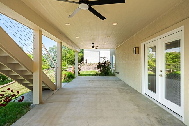 Building Photo - Luxury 6BD, 5BA Recently Remodeled Littlet...