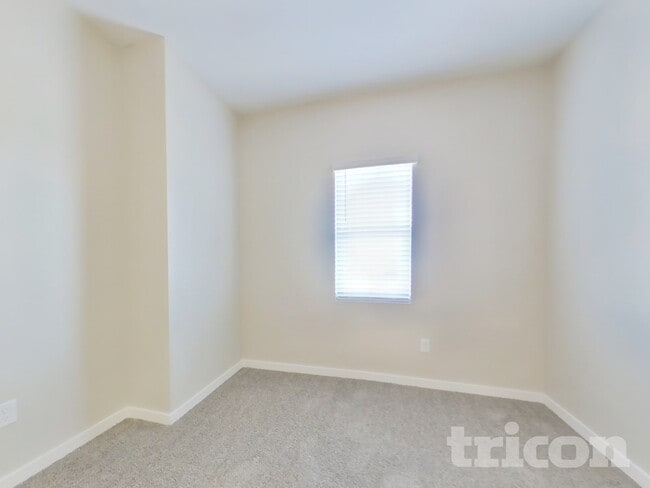 Building Photo - 4551 E Gary St