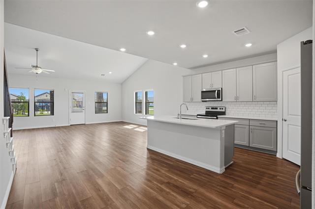 Building Photo - 3253 Cumby Dr