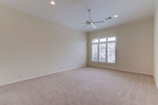 Building Photo - 4231 Westlake Dr