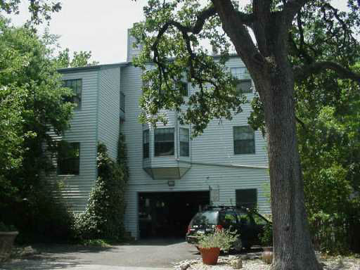 Building Photo - 303 W 35th St