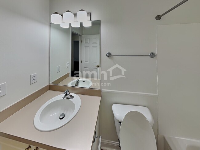 Building Photo - 328 Prairie Run Dr