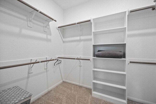 Building Photo - 16106 Oregon Oak Dr