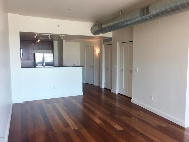 Building Photo - 310 S 4th St