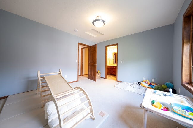 Building Photo - 4750 Merrimac Ct N