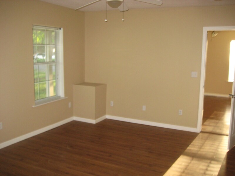 Building Photo - 3307 Clopton St SW