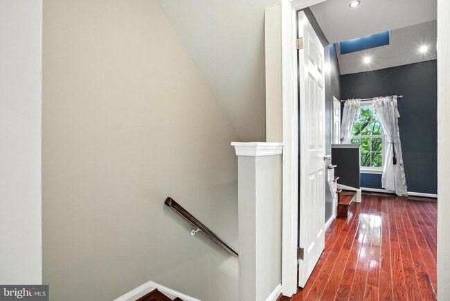 Building Photo - 12863 Mill Brook Ct