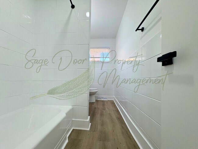 Building Photo - BEAUTIFUL HOME IN KANSAS CITY KANSAS