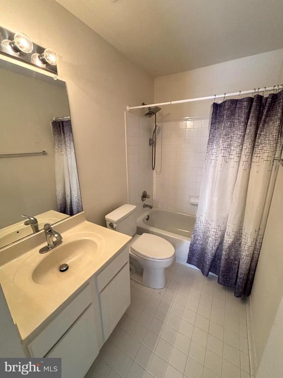 Building Photo - 20467 Blue Heron Terrace