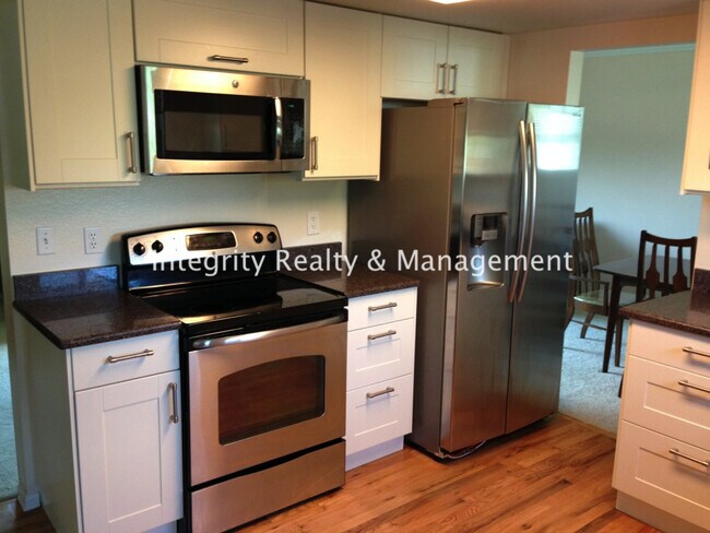 Building Photo - 13637 Pisces Ct