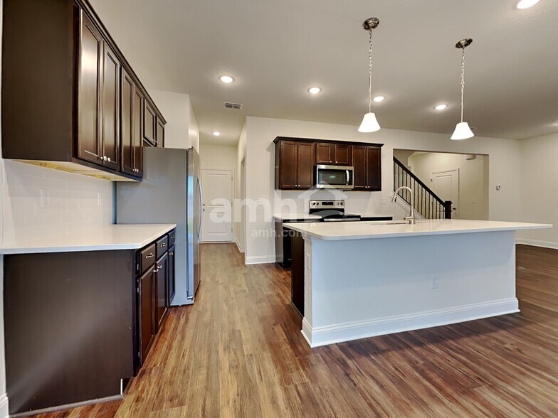 Building Photo - 399 Onate Cir