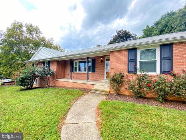 Building Photo - 11102 Putman Rd