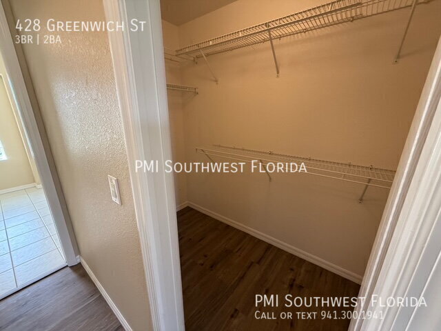 Building Photo - 428 Greenwich Ave NW