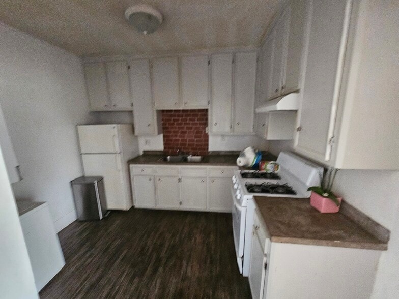 Building Photo - 1661 Marshall St