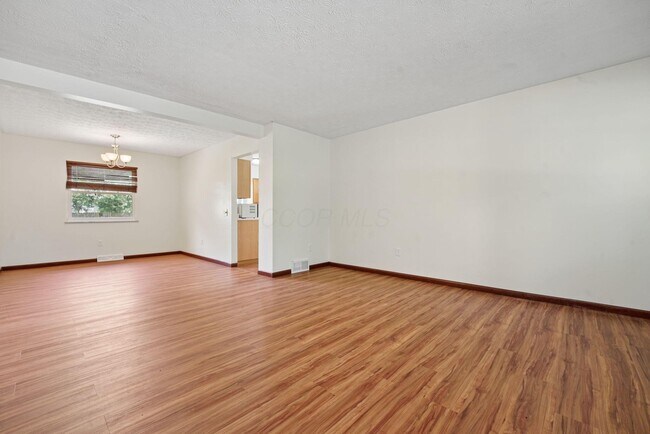 Building Photo - 1806 Balsamridge Rd