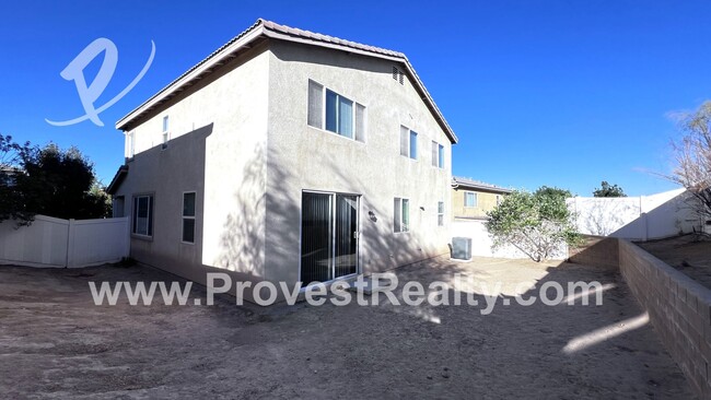 Building Photo - 4 Bed, 2.5 Bath Victorville Home!