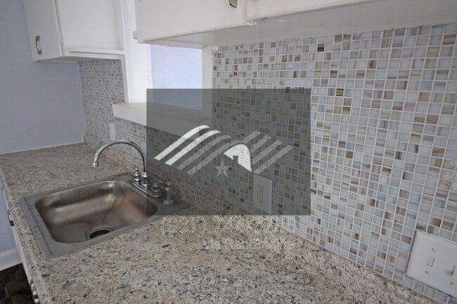 Building Photo - 78 Notre Dame Ave