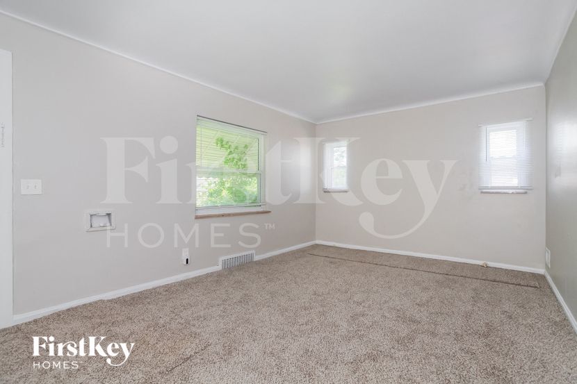 Building Photo - 5256 Ponce Ln