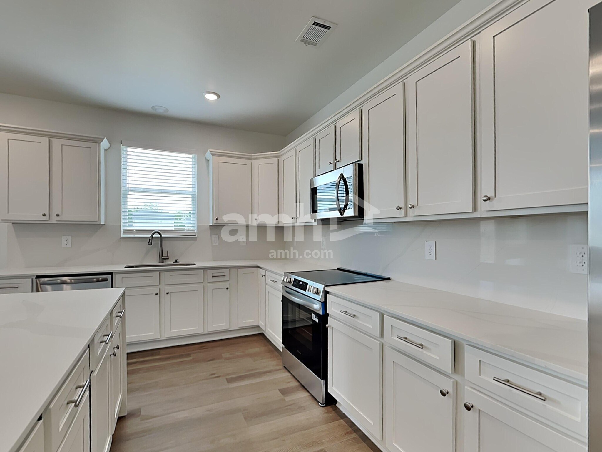 Building Photo - 330 Golucke Wy