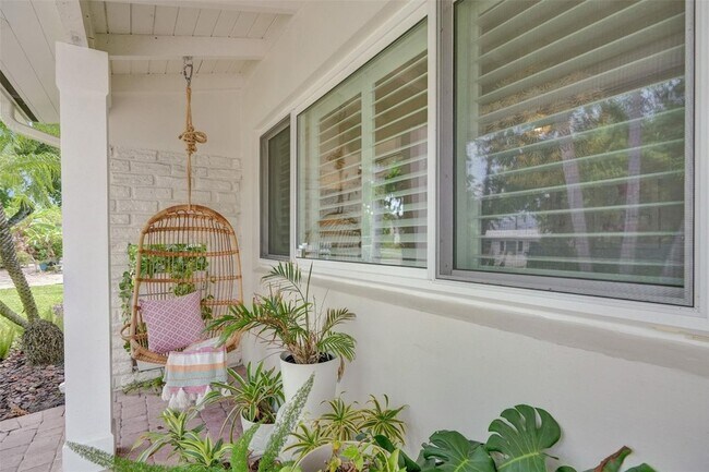 Building Photo - 3206 Robbins Rd