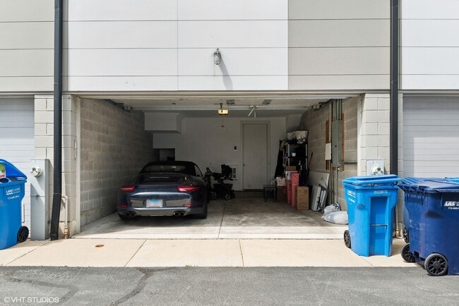 Building Photo - 455 W Hobbie St