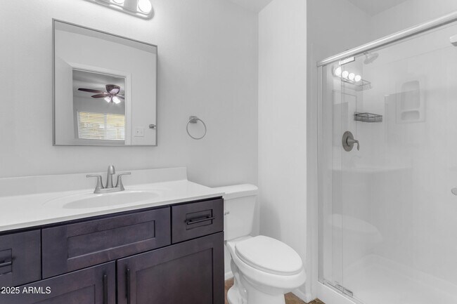 Building Photo - 517 E Hermosa Dr