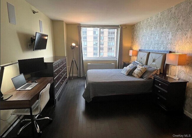 Building Photo - 4-74-74 48th Ave