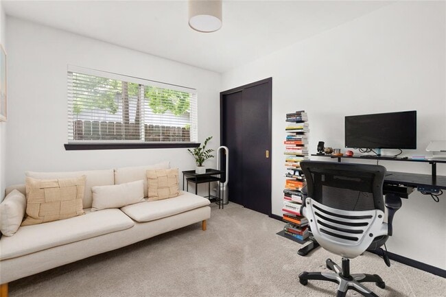 Building Photo - 705 Battle Bend Blvd