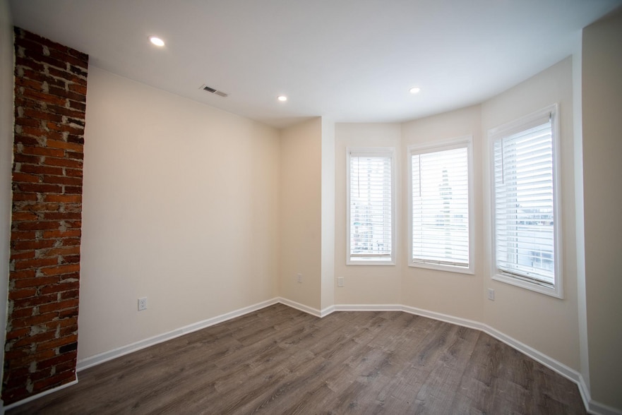 Building Photo - 2049 Snyder Ave