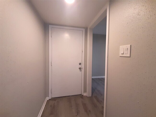 Building Photo - 767 Bering Dr