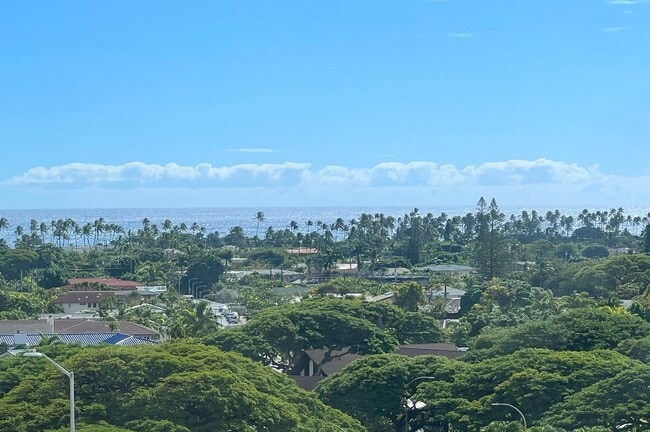 Building Photo - Renovated Kahala Towers-3 bedroom, 2 bath,...