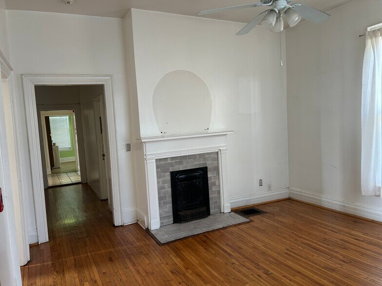 Building Photo - 749 Lynwood Ave